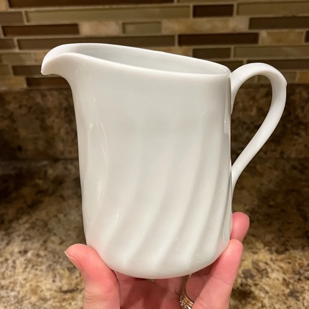Elegant Vintage Corning Corelle White Creamer Pitcher